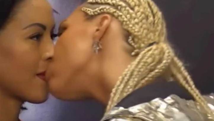 Boxeo Dia Internacional Del Beso Robado El Beso Robado Entre Boxeadoras Que Dejo Ko Al Deporte Marca Com
