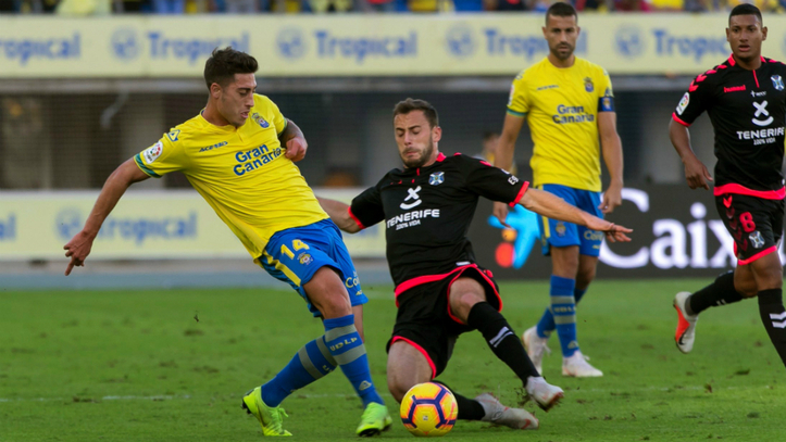 lengua En el piso Jarra Las Palmas vs Tenerife El derbi canario se salda con un empate y una  polémica - Liga 123: