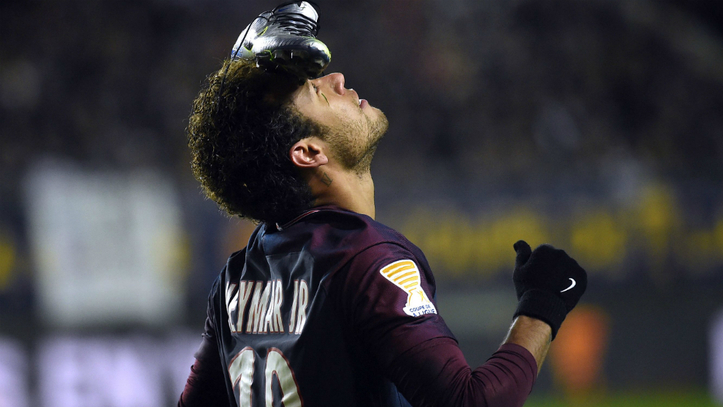 Liga Francesa: ¿Por celebró Neymar el poniéndose la bota en la cabeza? | Marca.com