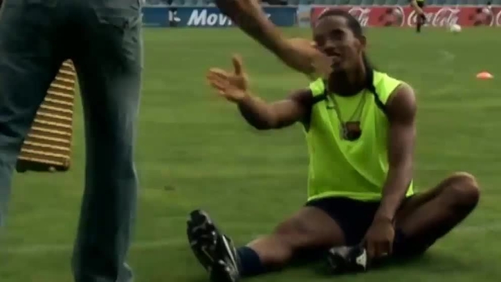 primero Interesante Equivalente El día que Ronaldinho destrozó Internet: primer vídeo en llegar al millón  en Youtube | Marca.com