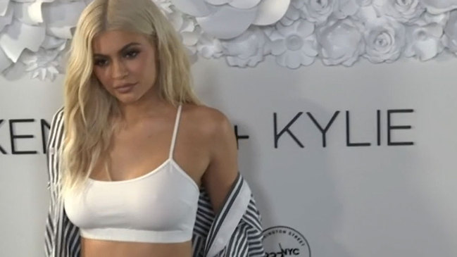 Kylie Jenner does not hide her sensuality with provocative black lingerie | Marca