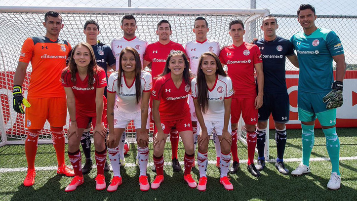 Liga MX Los Diablos Rojos del Toluca presentan uniforme de la temporada 2017-2018 | Claro