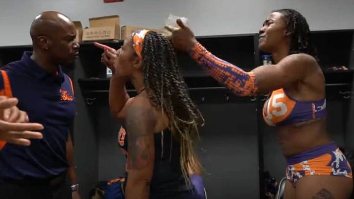 LFL: Pelea en el vestuario y silletazo de un entrenador sus jugadoras ropa interior | Marca.com