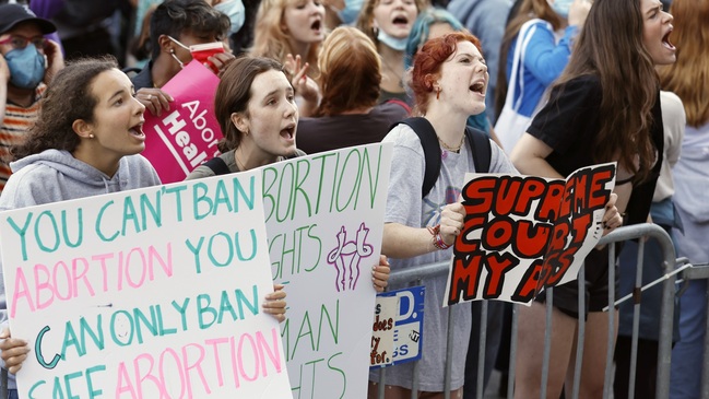 Pro-abortion American women vow to deny sex to men #SexStrike trends on Twitter Marca