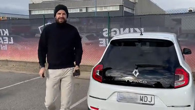 Piqué cumple su palabra y llega a la Kings League... ¡conduciendo ...