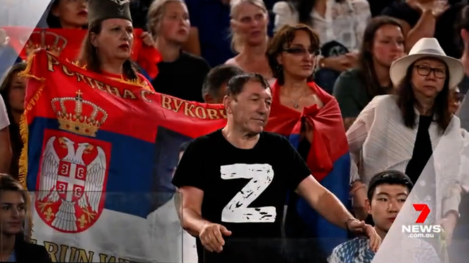 Open de Australia 2023: Srdjan, padre de Djokovic, posa en Australia con  los simpatizantes de Vladimir Putin | Marca