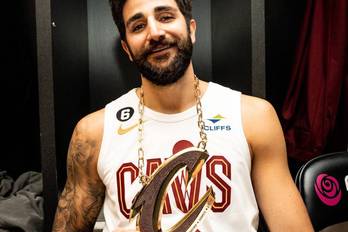 Los Cavaliers coronan a Ricky Rubio con el collar de mejor del partido en su vuelta a las pistas