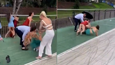 Brutal brawl between six women: they tear each other's dresses and beat  each other wildly