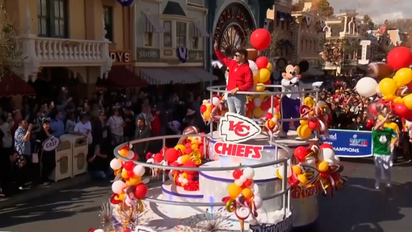 Tom Brady GOES CRAZY & GETS DRUNK at his 7th SUPER BOWL PARADE