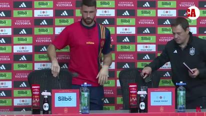 La camiseta retro de Unai Simón que enamora a los aficionados