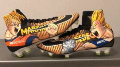 Las curiosas botas de Dragon Ball de Bryan Oviedo