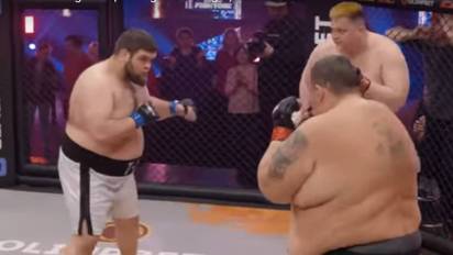 Two on one bout lasts just 20 seconds with the solo fighter winning