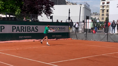 A qué hora juega Alcaraz contra Tsitsipas: horario y dónde ver hoy
